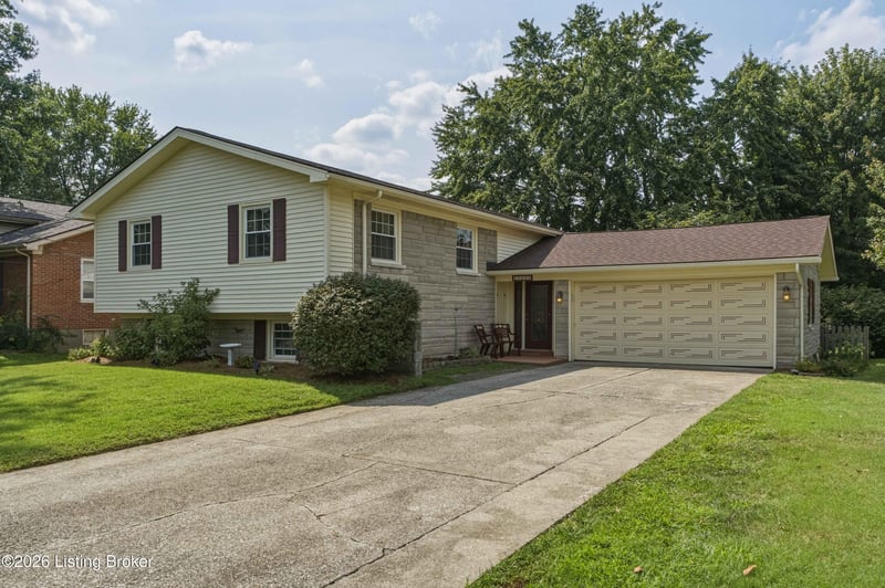 11000 Oliverda Dr, Louisville, KY 40272