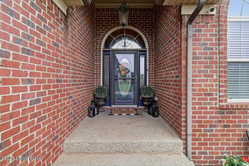 11001 Kaufman Farm Dr, Louisville, KY 40291