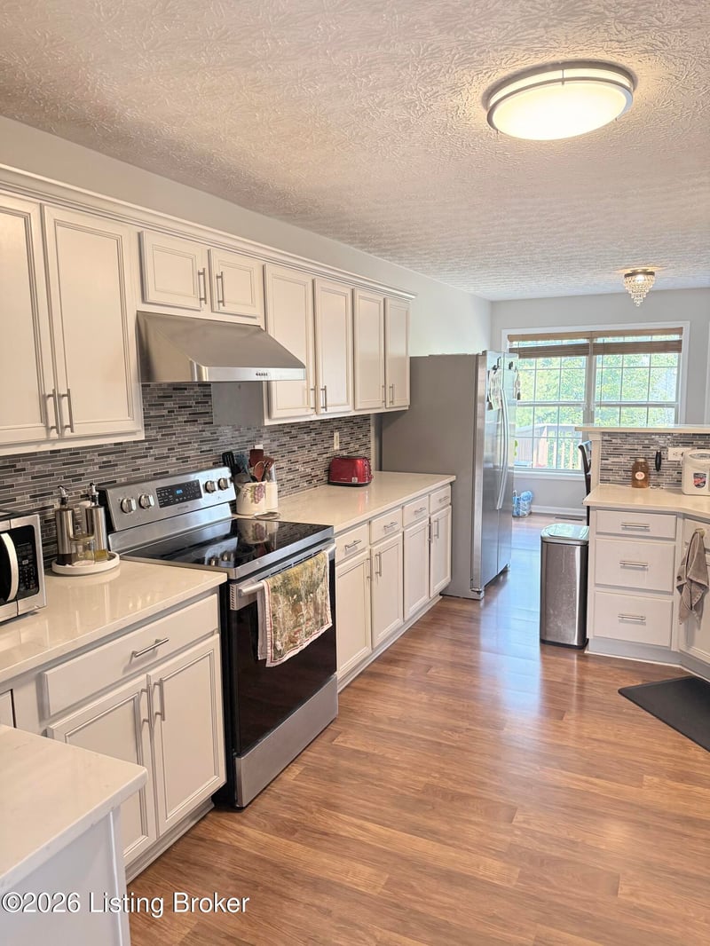 11012 Symington Cir, Louisville, KY 40241