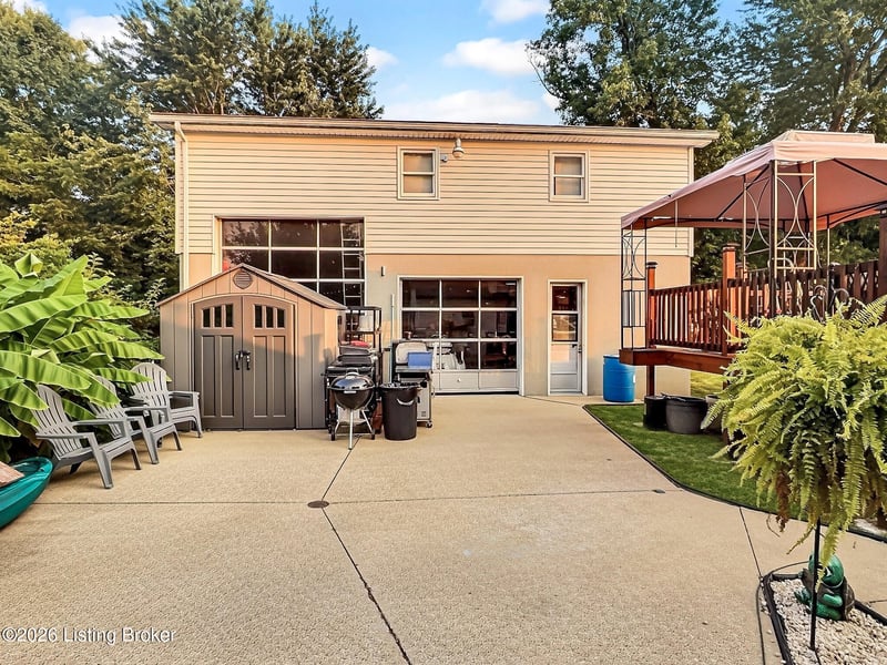 1102 Lone Oak Ave, Louisville, KY 40219