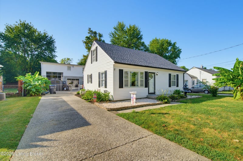 1102 Lone Oak Ave, Louisville, KY 40219