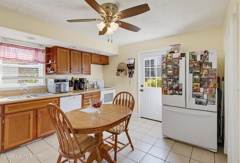 1102 Lone Oak Ave, Louisville, KY 40219