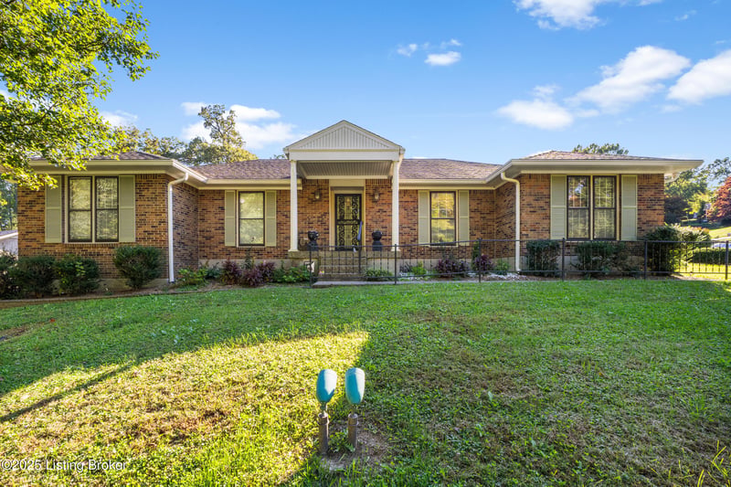 1104 Palatka Rd, Louisville, KY 40214