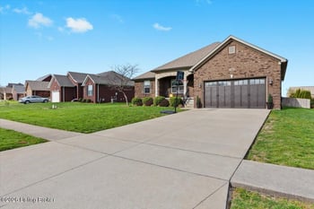 1105 Deer Fields Tc, La Grange, KY 40031