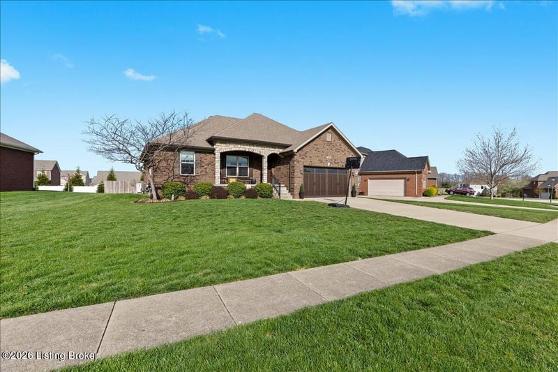 1105 Deer Fields Tc, La Grange, KY 40031