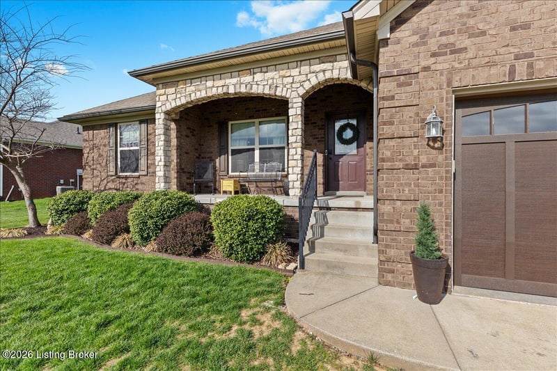 1105 Deer Fields Tc, La Grange, KY 40031