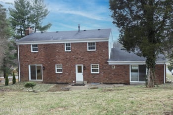 1105 Old Cannons Ln, Louisville, KY 40207