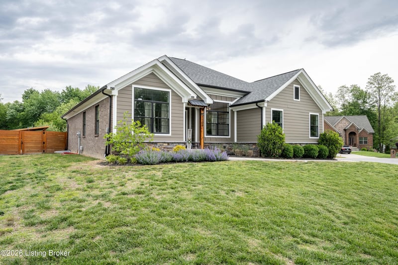 1109 Dora Dr, Sellersburg, IN 47172