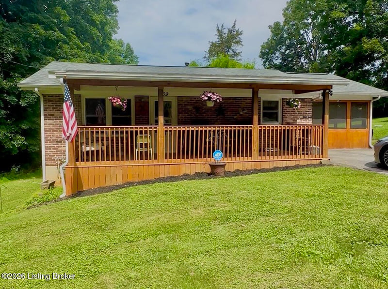1109 Evelyn Dr, Radcliff, KY 40160