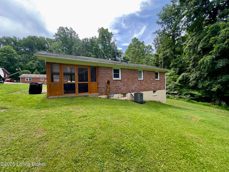 1109 Evelyn Dr, Radcliff, KY 40160