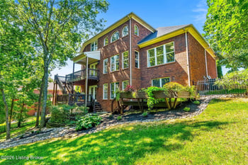 111 Chestnut Glen Dr, Louisville, KY 40245