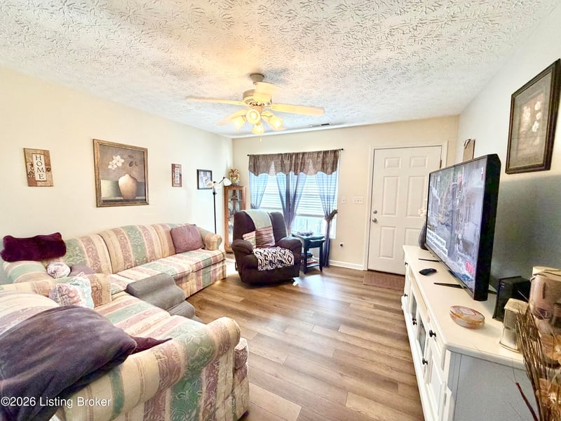 111 Clover Ct, Radcliff, KY 40160