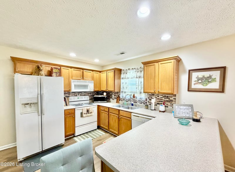 111 Clover Ct, Radcliff, KY 40160