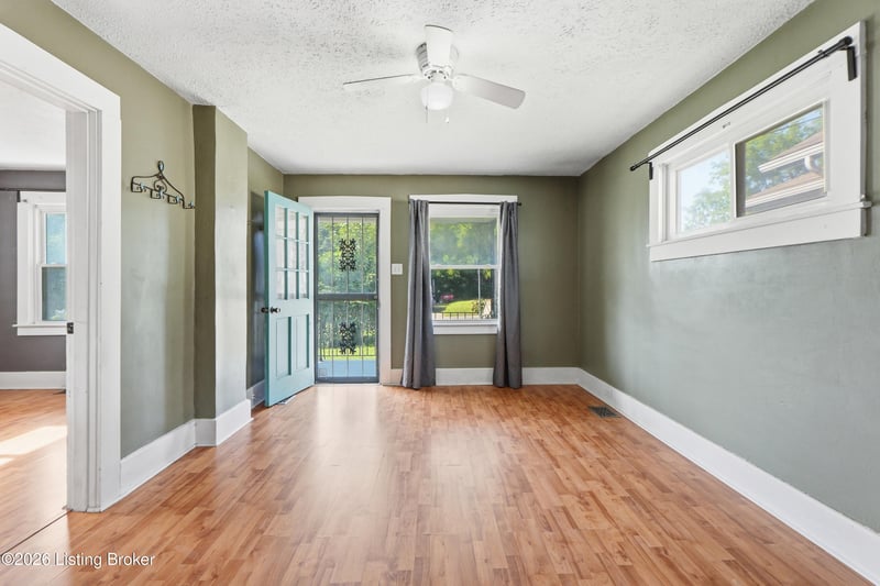 111 E Southern Heights Ave, Louisville, KY 40214