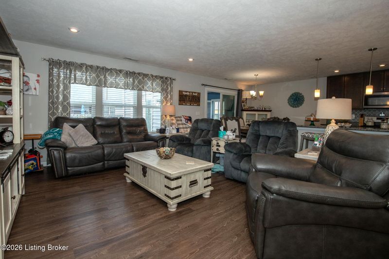 111 Gadwall Ct, Shepherdsville, KY 40165