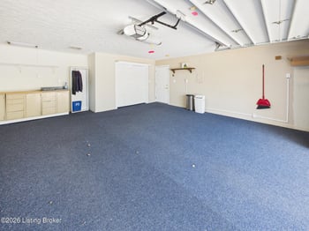 111 Hazelnut Ct, La Grange, KY 40031