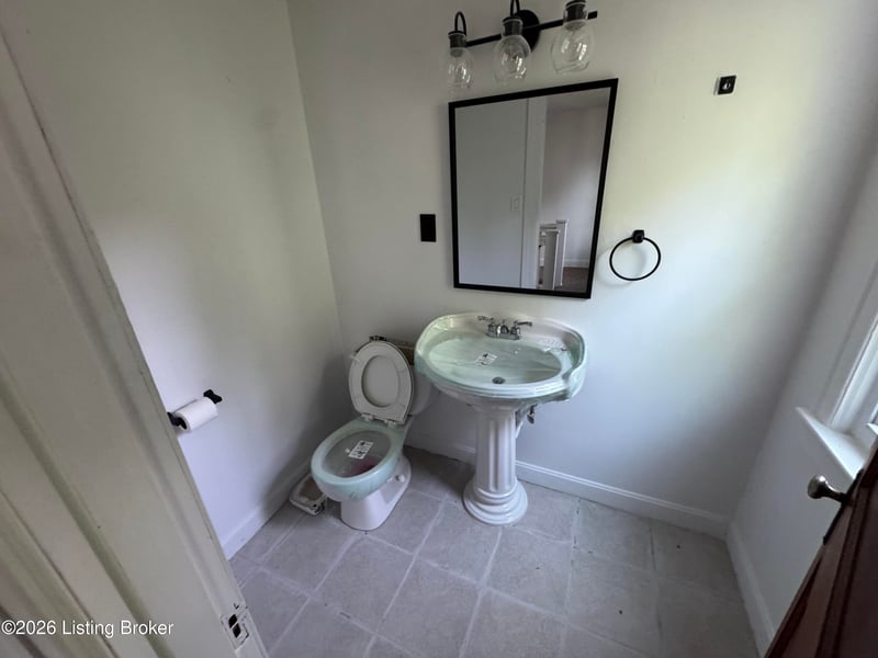 111 Highland Ave, Vine Grove, KY 40175
