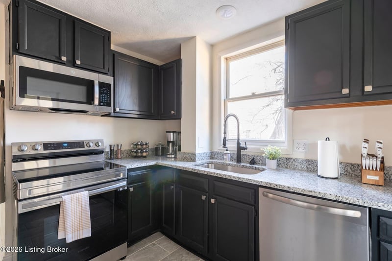 111 S Bayly Ave, Louisville, KY 40206