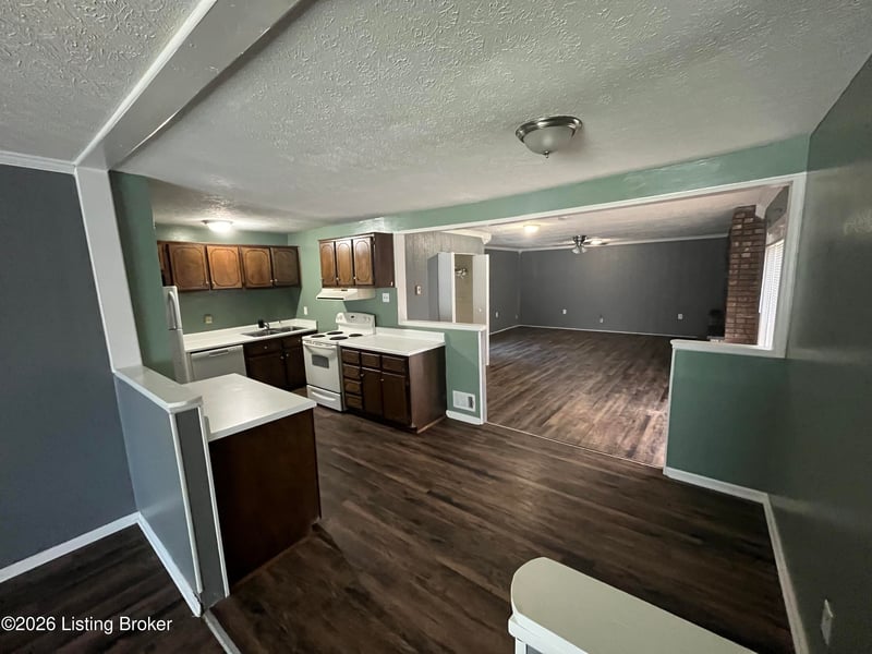 11107 Thunder Dr, Louisville, KY 40272