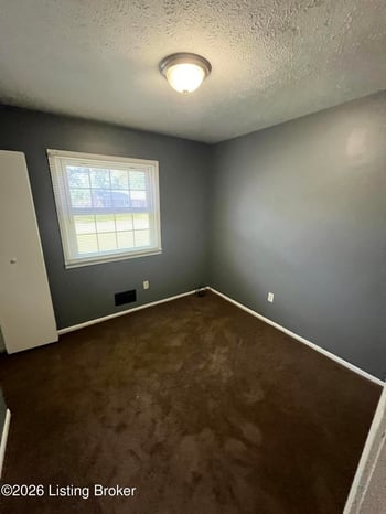 11107 Thunder Dr, Louisville, KY 40272