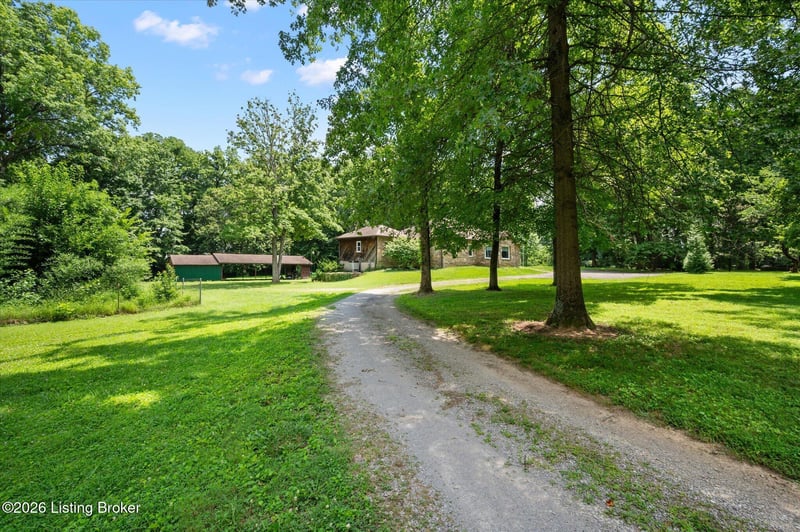 11108 Shady Hollow Dr, Louisville, KY 40241