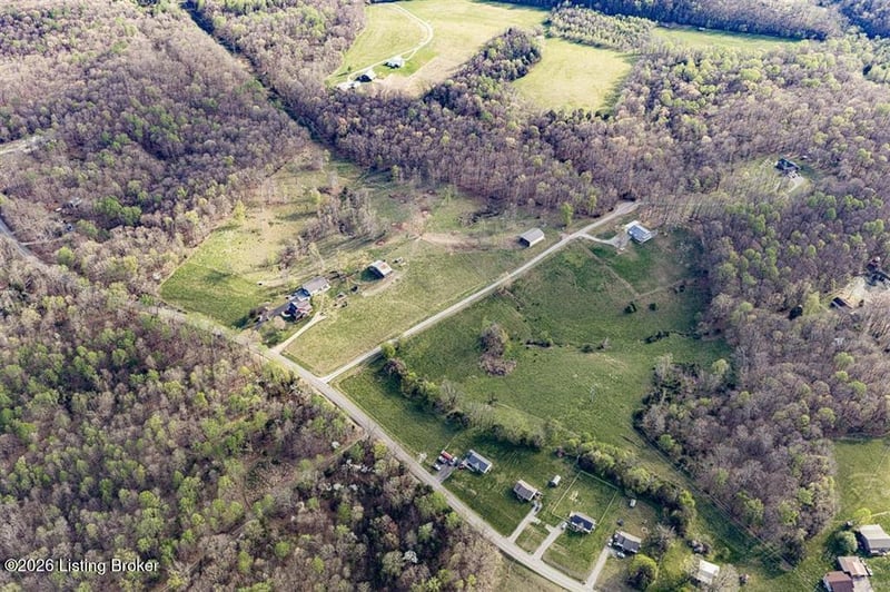 1111 Halifax Rd, Scottsville, KY 42164