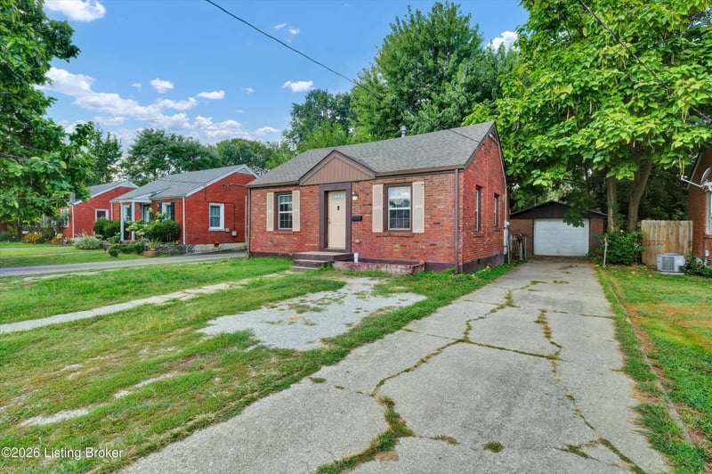 1111 W Indian Trl, Louisville, KY 40213