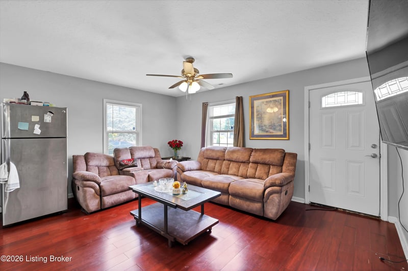 1111 W Indian Trl, Louisville, KY 40213