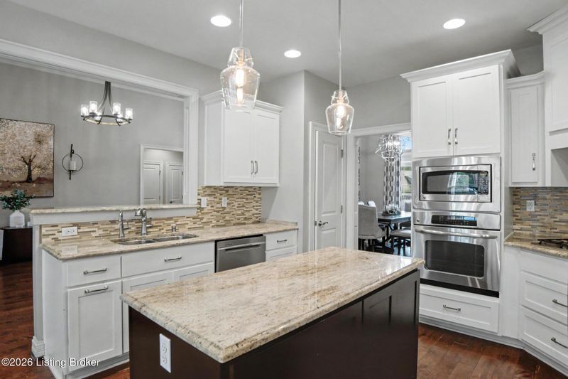 11111 Pebble Creek Dr, Louisville, KY 40241