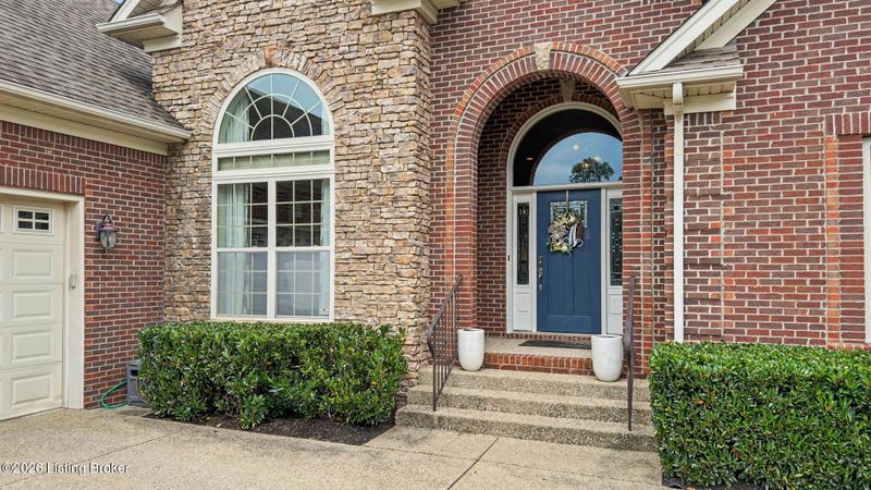 11111 Pebble Creek Dr, Louisville, KY 40241