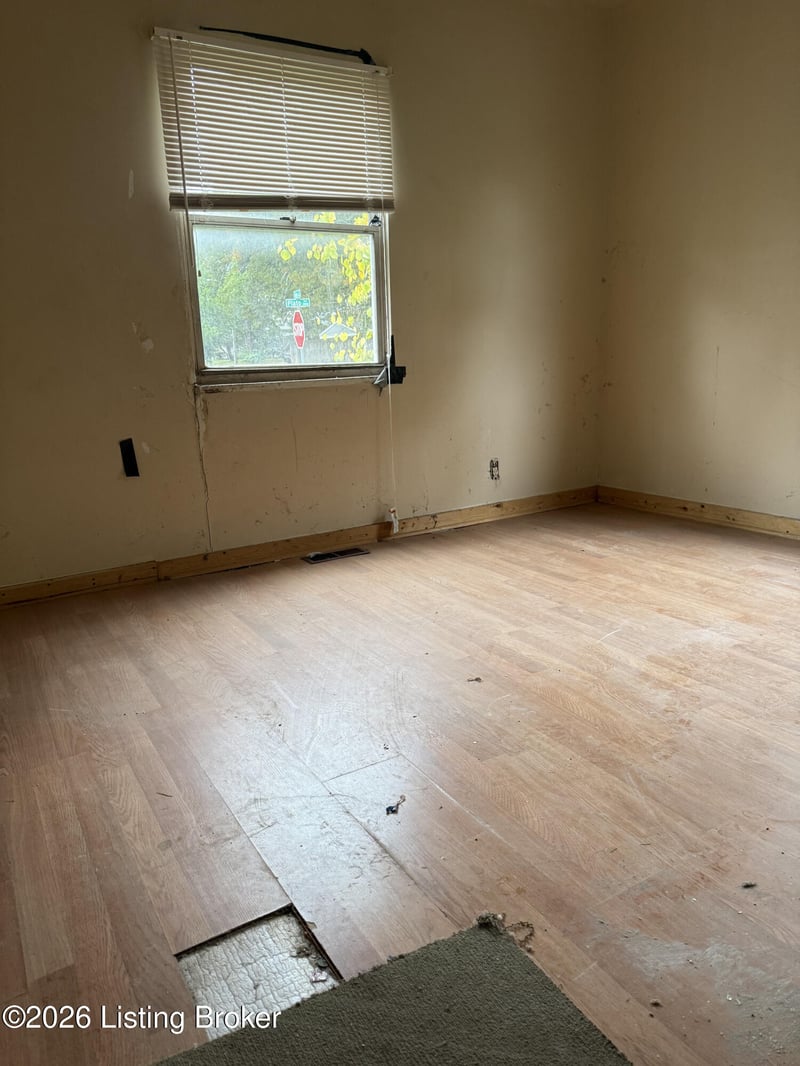 1115 Plato Ter, Louisville, KY 40211