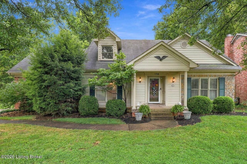 1118 Blackthorn Rd, Louisville, KY 40299