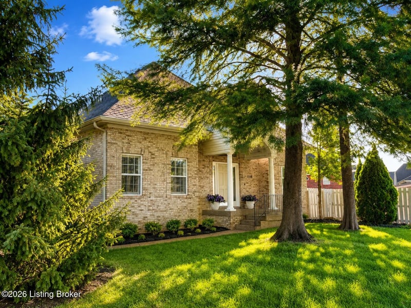 1118 Silvercrest Ln, Louisville, KY 40223
