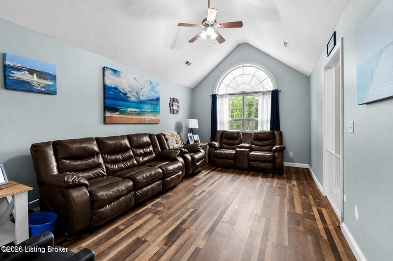 112 Camellia Ave, Bardstown, KY 40004