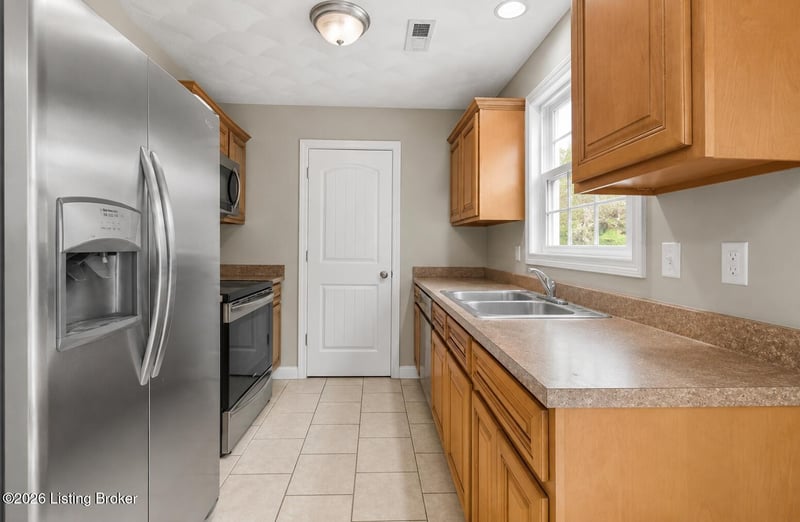 112 Camellia Ave, Bardstown, KY 40004