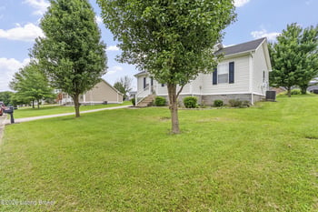 112 Camellia Ave, Bardstown, KY 40004