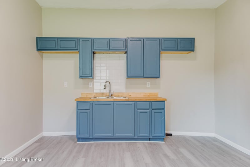 112 Dr W J Hodge St, Louisville, KY 40203