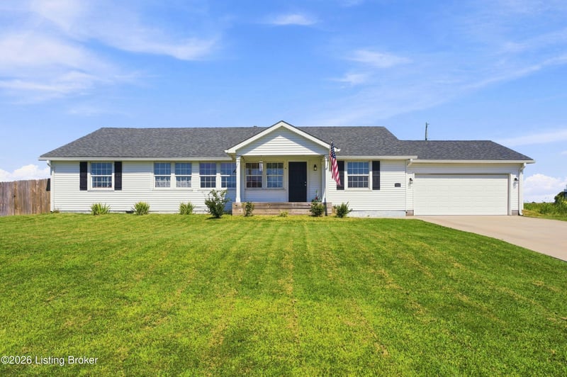 112 Hunters Ridge Dr, Eminence, KY 40019
