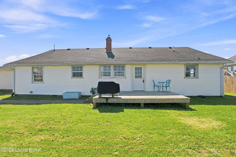 112 Hunters Ridge Dr, Eminence, KY 40019