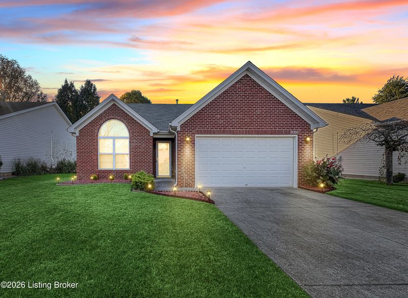11204 Woodridge Lake Way, Louisville, KY 40272