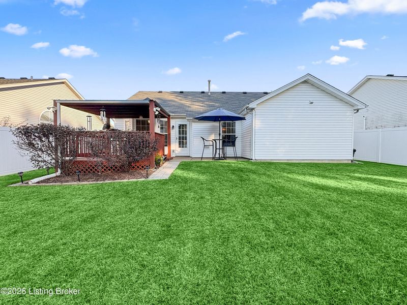 11204 Woodridge Lake Way, Louisville, KY 40272