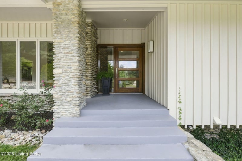 1128 Rostrevor Cir, Louisville, KY 40205