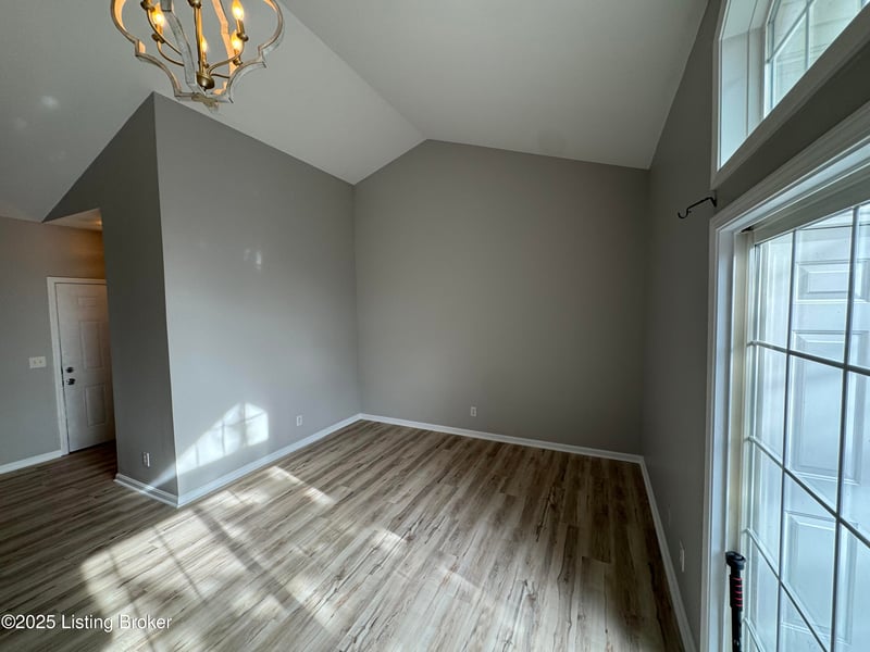 1130 Westlynne Pl #8, Louisville, KY 40222