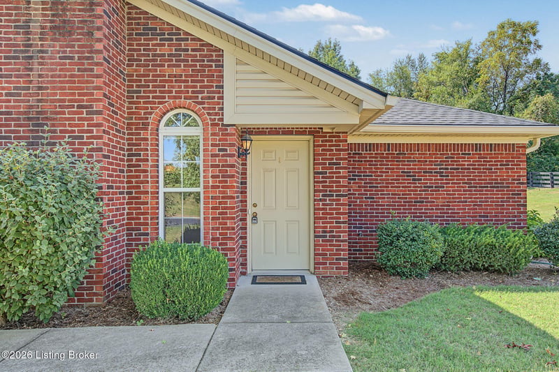 11303 Ridge Lake Dr, Louisville, KY 40272