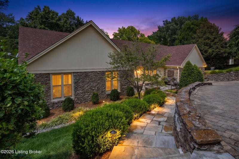 1138 Rostrevor Cir, Louisville, KY 40205