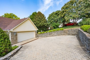 1138 Rostrevor Cir, Louisville, KY 40205
