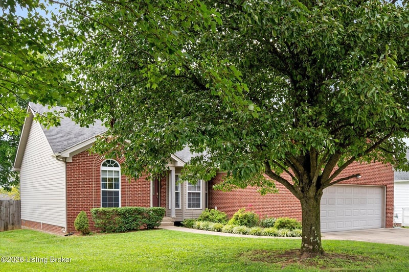 1139 Summit Dr, Shelbyville, KY 40065
