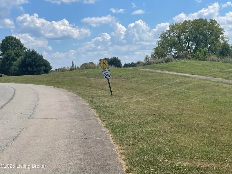 114 Deep Springs Dr, Bardstown, KY 40004