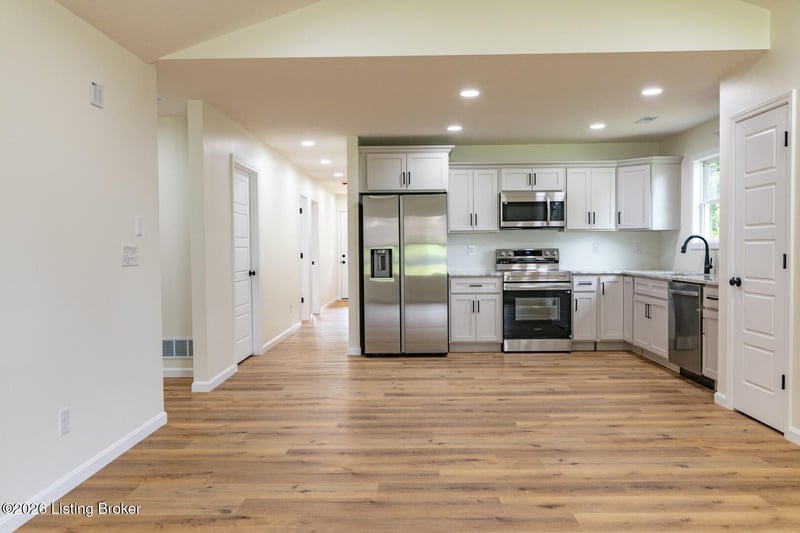 114 E Main St, Vine Grove, KY 40175