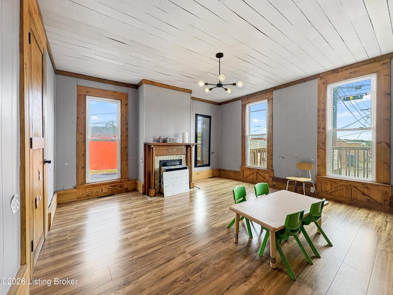 114 W Union St, Munfordville, KY 42765